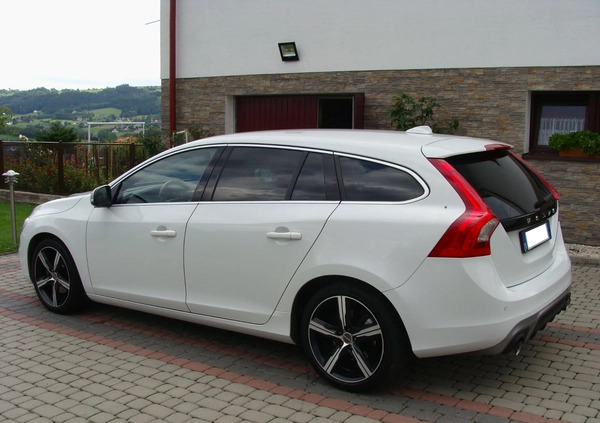 Volvo V60 cena 53000 przebieg: 162000, rok produkcji 2016 z Limanowa małe 79